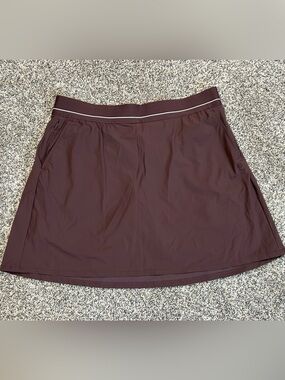 Women’s Performance Skort in Deep Brown Size L